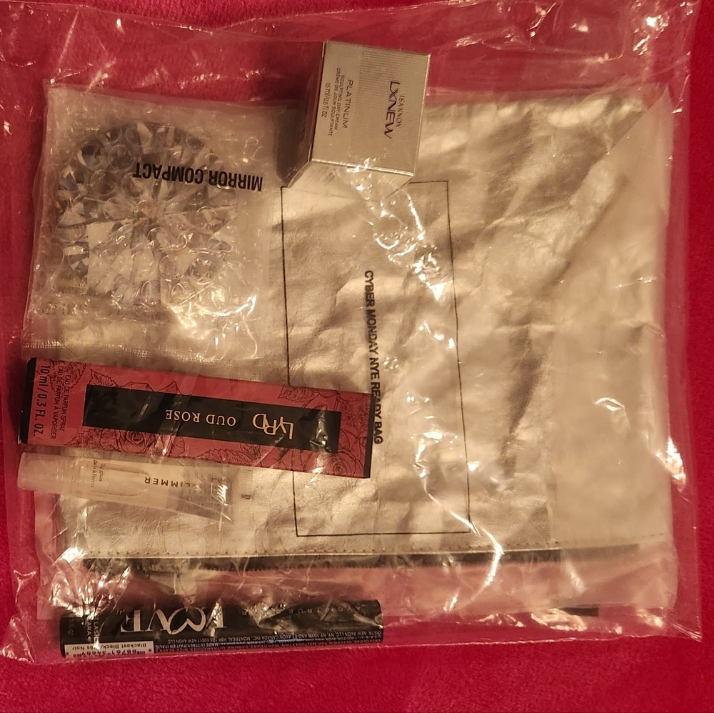 Avon Cyber Monday NYE Ready Bag